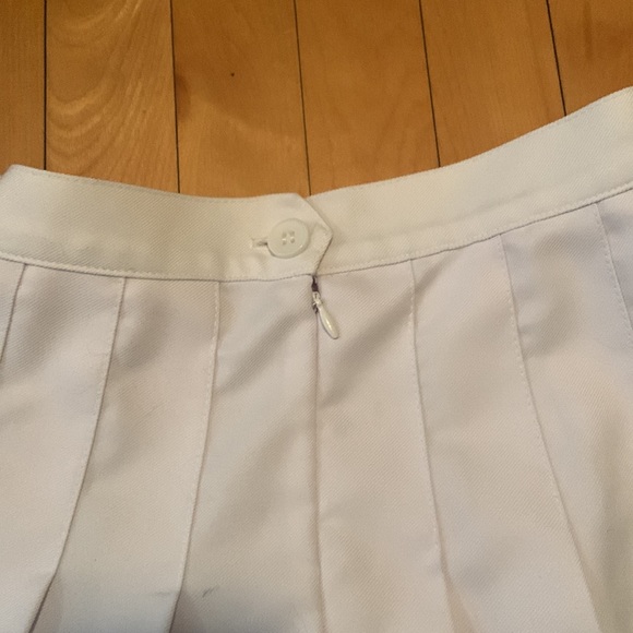 American Apparel Pleated Skirt - Picture 3 of 3